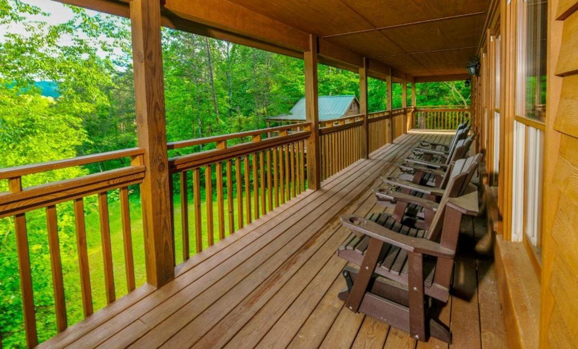 Rocky Top Lodge ガトリンバーグ エクステリア 写真