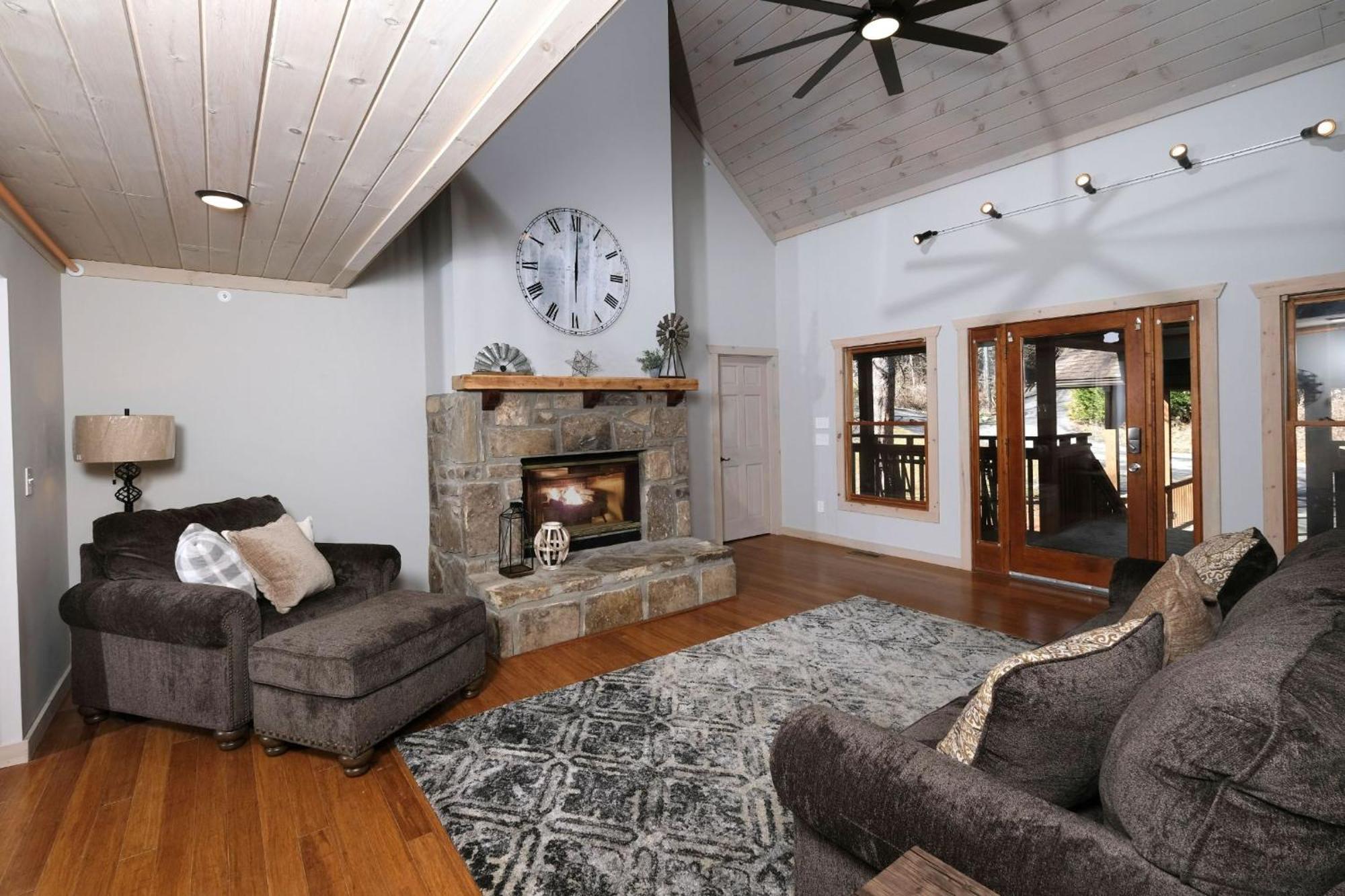 Rocky Top Lodge ガトリンバーグ エクステリア 写真